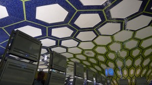 Zwischenwelten zwischen Lärm und Neonlicht